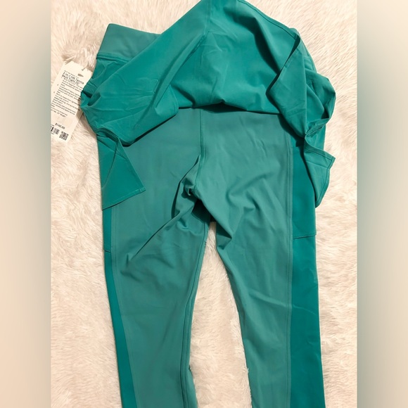 Lululemon 2 in 1 High Rise Tennis Skirt Leggings 25” - Picture 16 of 16